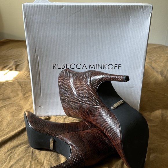 Ladies size 8 Siena watersnake boots - Picture 3 of 5